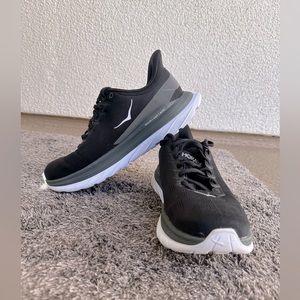 HOKA MACH 4 RUNNING SHOES